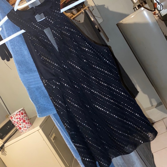 Le Chateu Black/ Silver Blouse - Picture 1 of 8